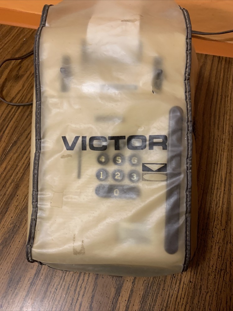 Victor Adding Machine 215A. With Dust Cover.