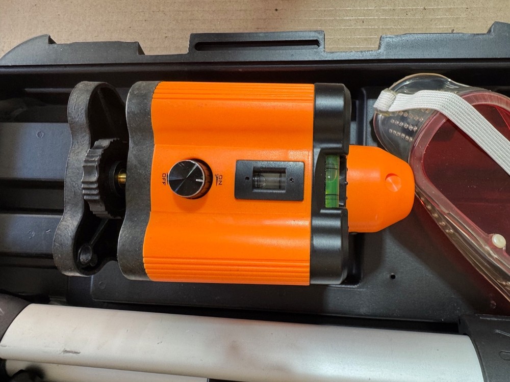 Cen-tech rotary laser level kit model 92801