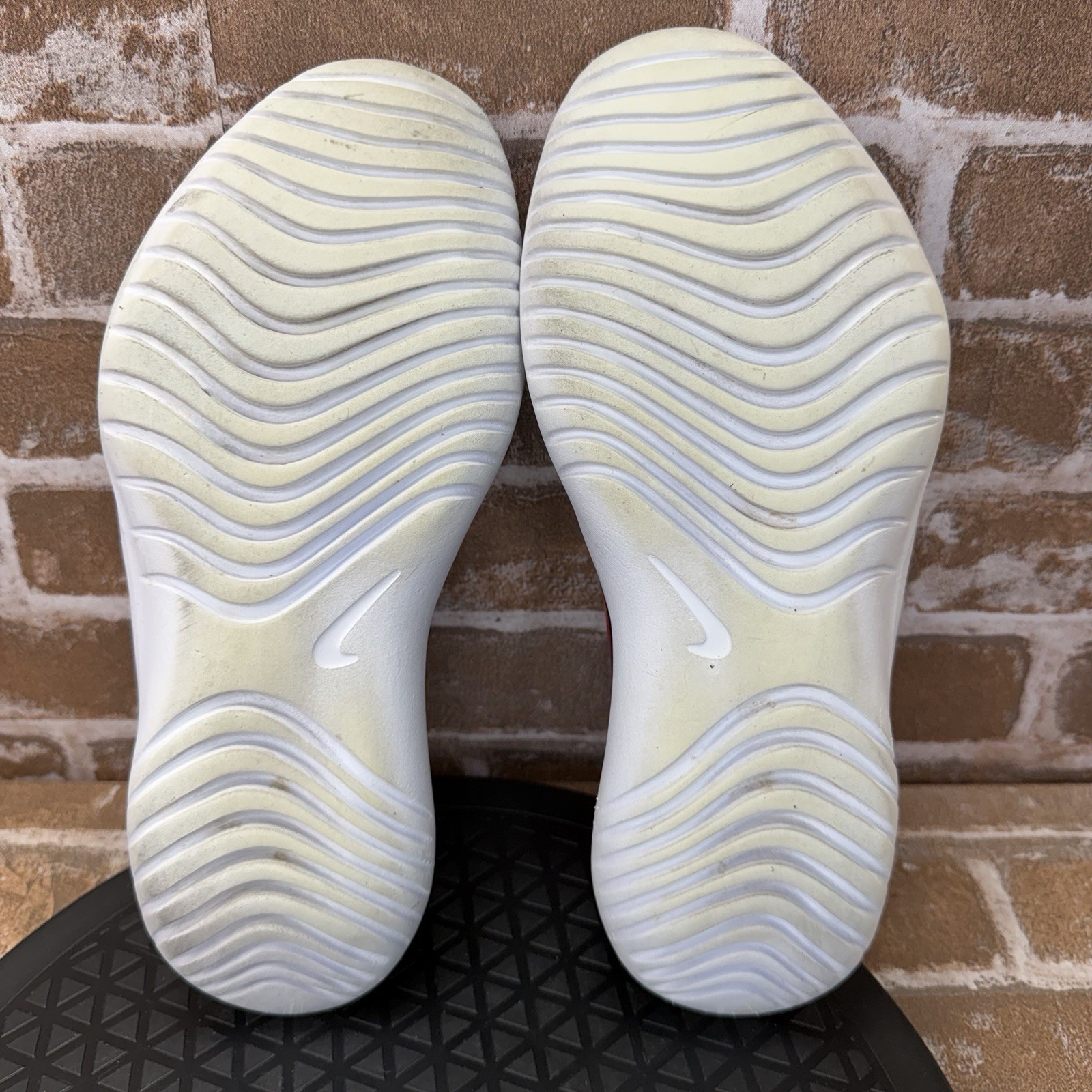 Nike Flex Runner University Red Running Shoes AT4662-607 Boys Youth Size 6.5Y