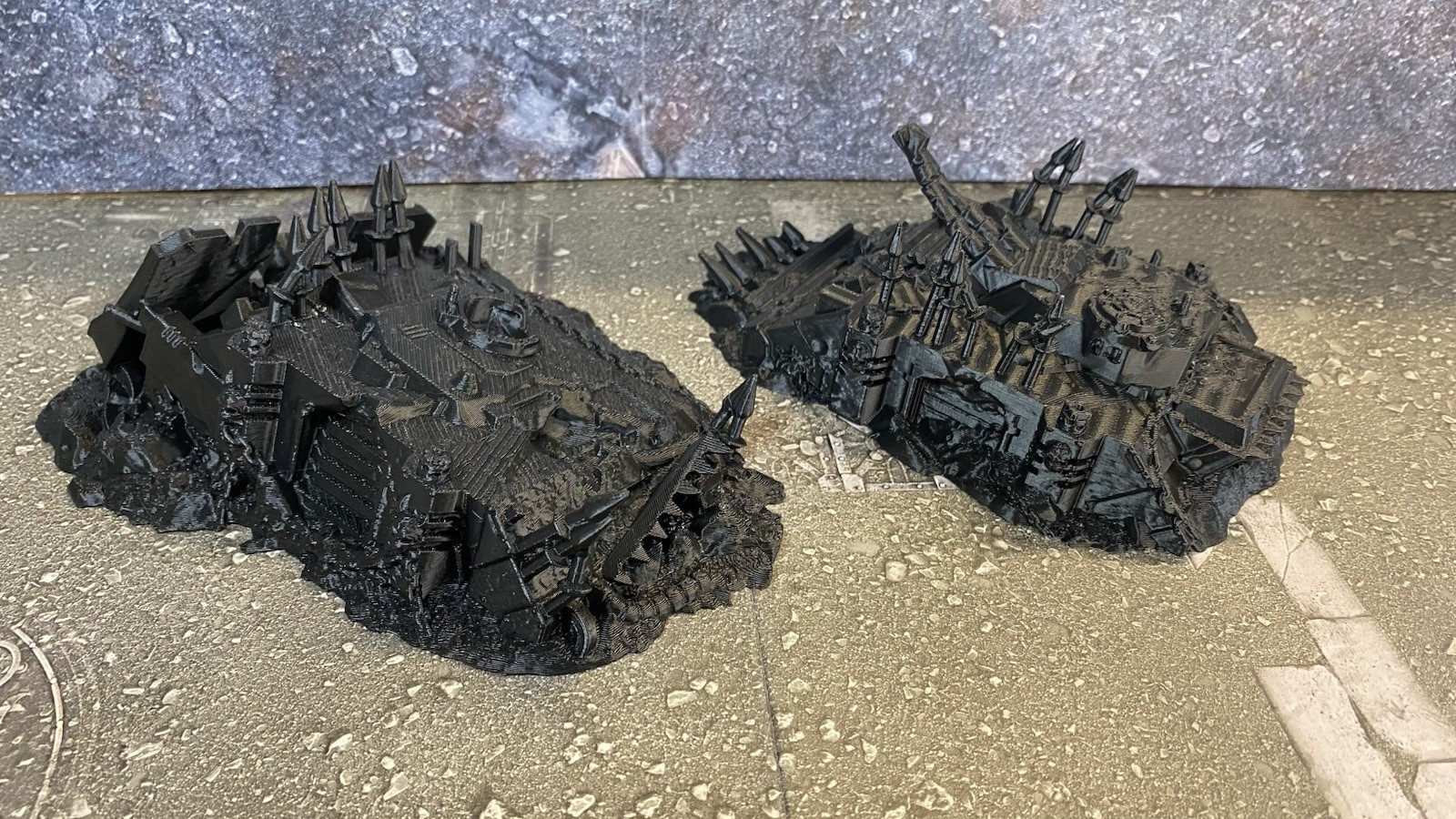 Tabletop Terrain - Wrecked Tanks - Warhammer 40K/ Fantasy Compatible - Lot of 6
