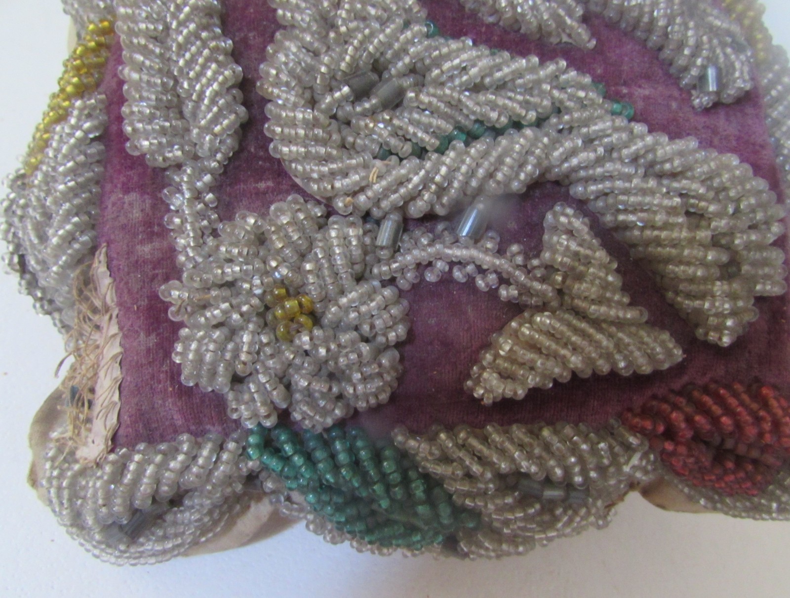 OLD AUTHENTIC NATIVE AMERICAN INDIAN BEADED PILLOW ~ 6" x 7" ~ IROQUOIS ?++ (D)