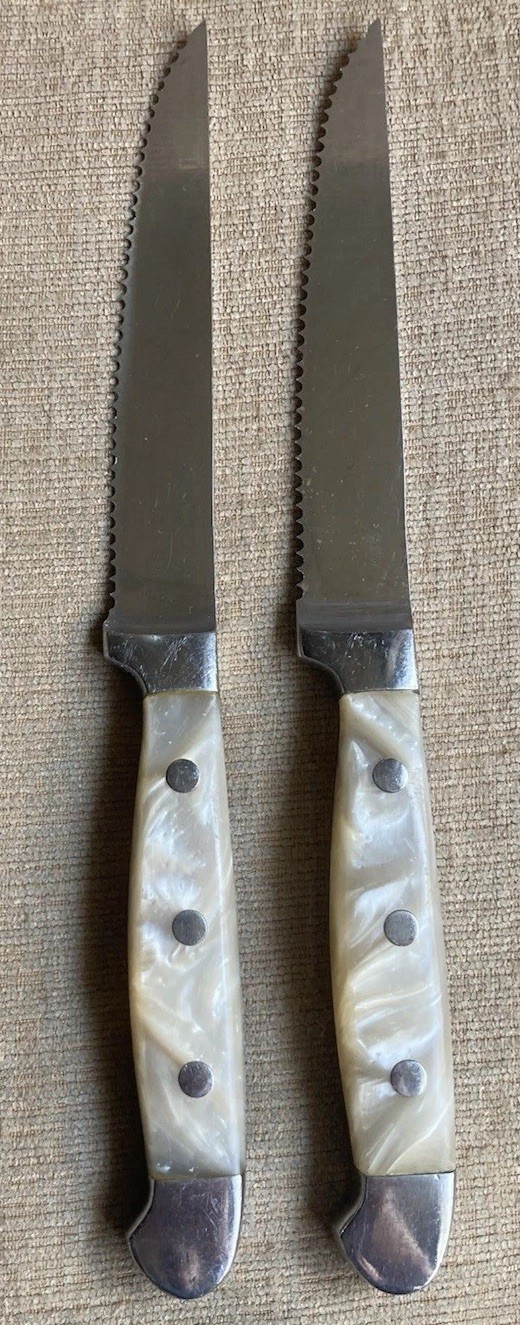 Vintage Pair of Oneida B907KSSA Pearl Crest Stainless Steel 9.25" Steak Knives