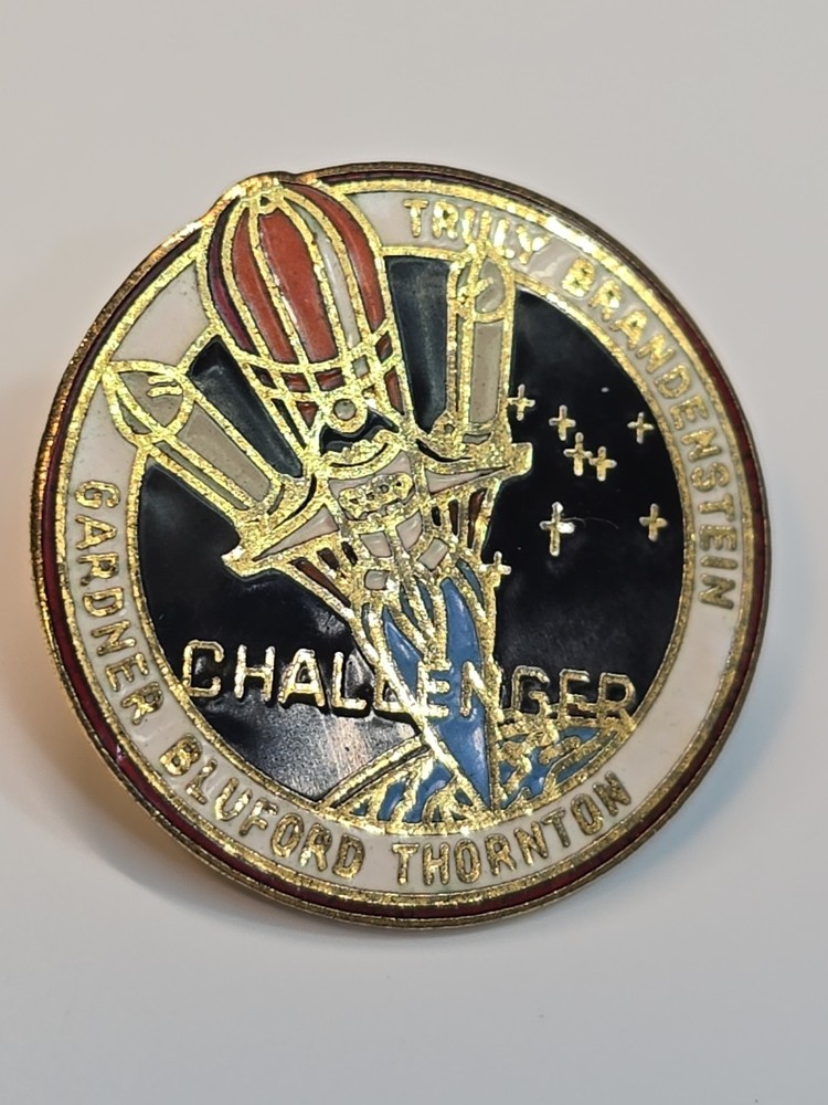 NASA Lapel Pin Challenger STS-8