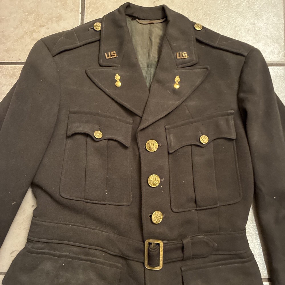 ORIGINAL WWII US ARMY OFFICER CLASS A DRESS JACKET- Small-with hat size 7 1/8