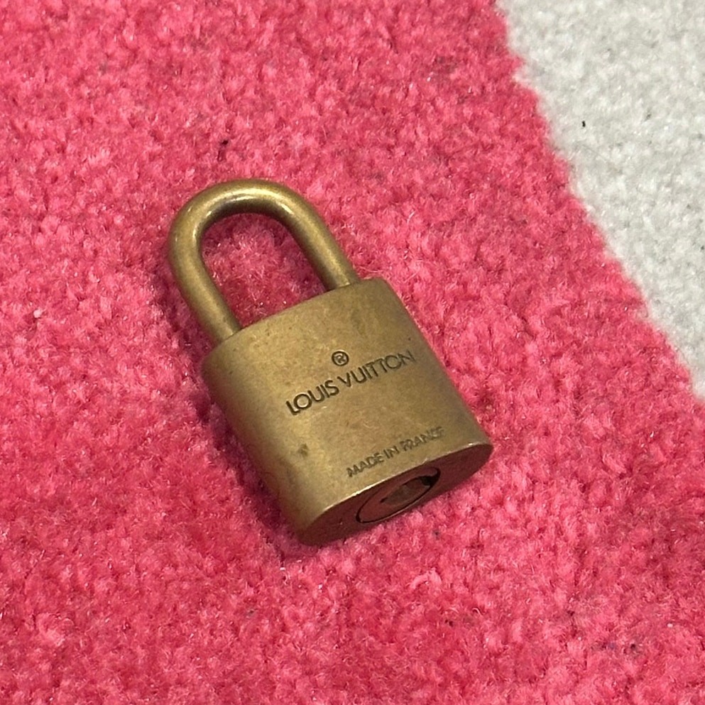 Louis Vuitton Brass Lock – No Key