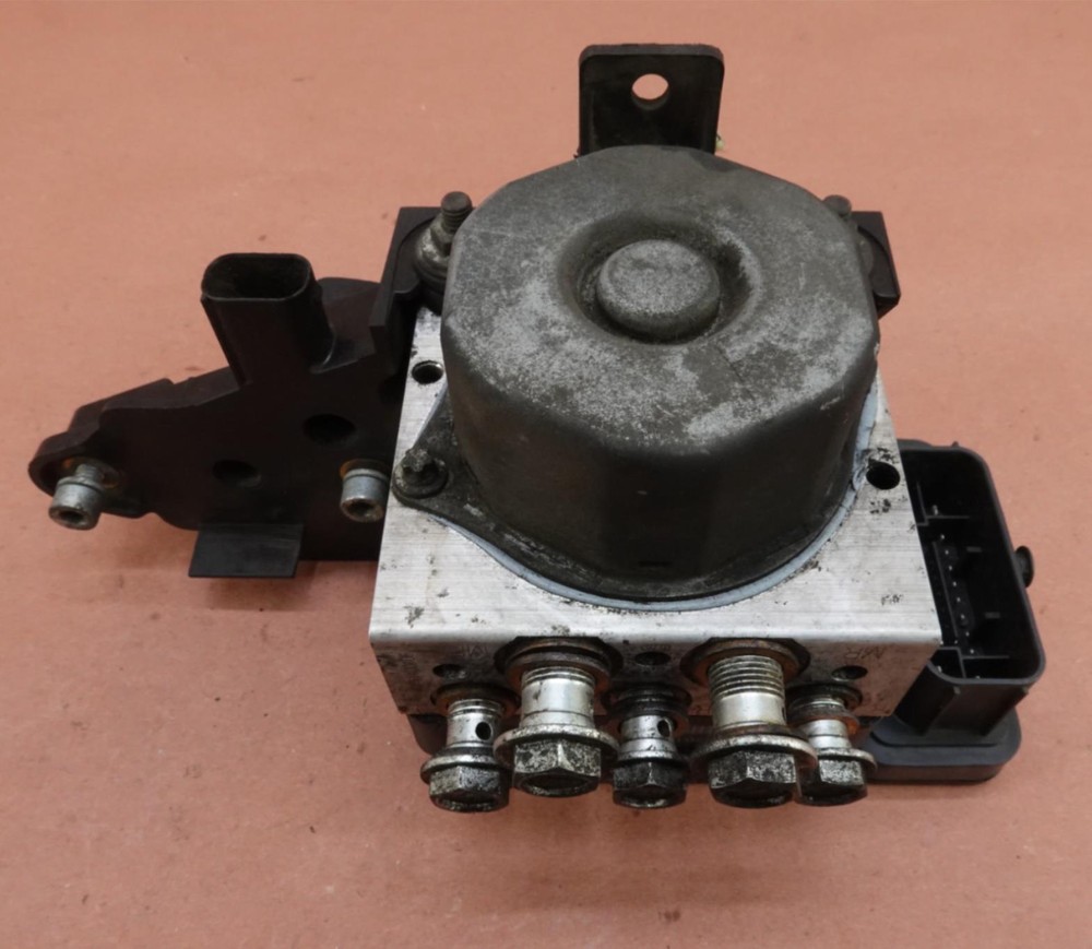 2014-2024 Harley Davidson FLTRK Road Glide ABS Brake Pump Module Unit