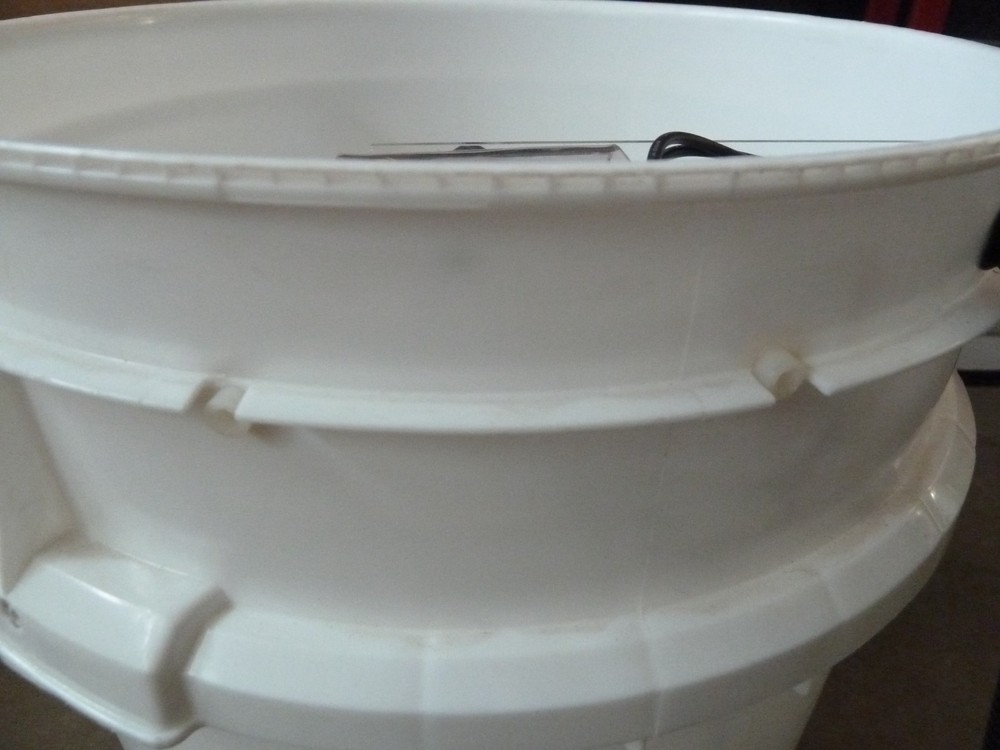 Adjustable Ebb and Flow Controller Bucket Upper Float Bracket