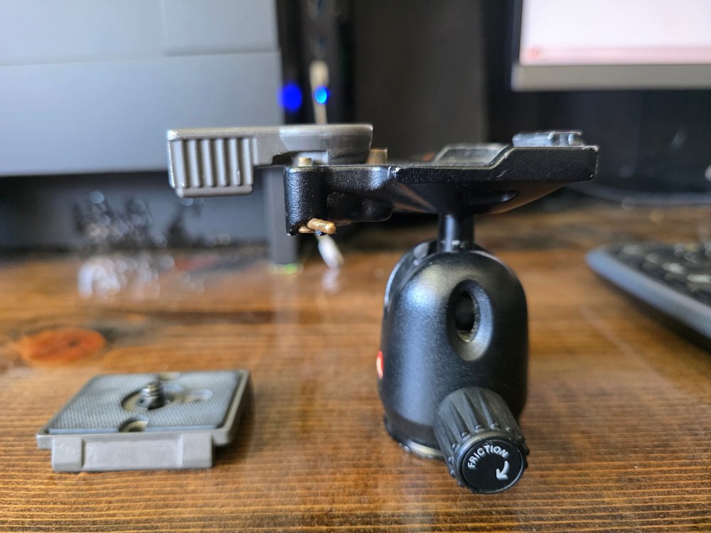 Manfrotto 494RC2 Mini Ball Tripod Head with release plate