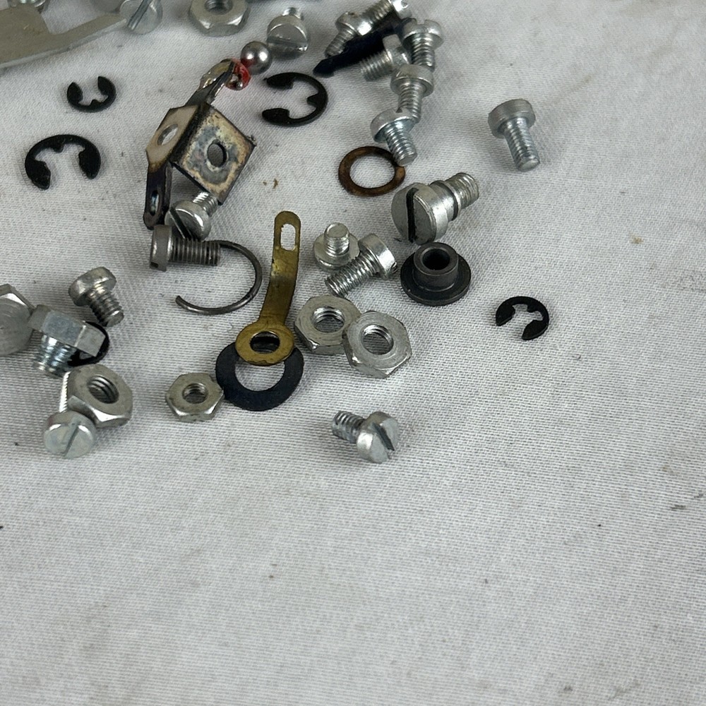 Dual 1019 Miscellaneous Screws