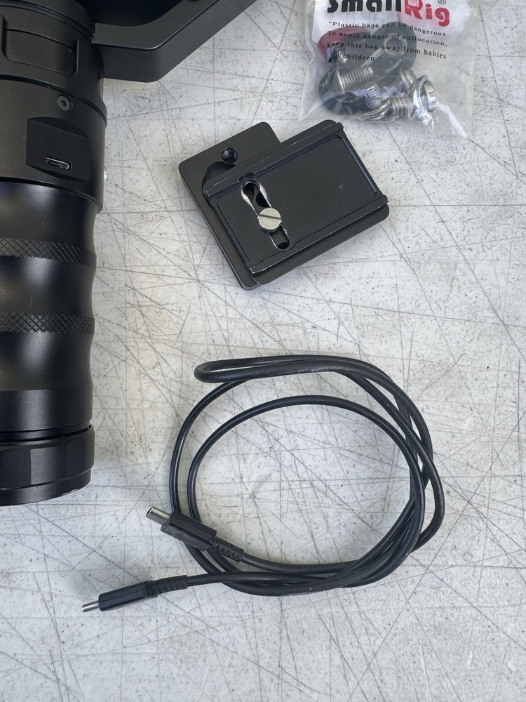 Ikan Beholder MS1 3-Axis Motorized Gimbal Stabilizer w/Case USED