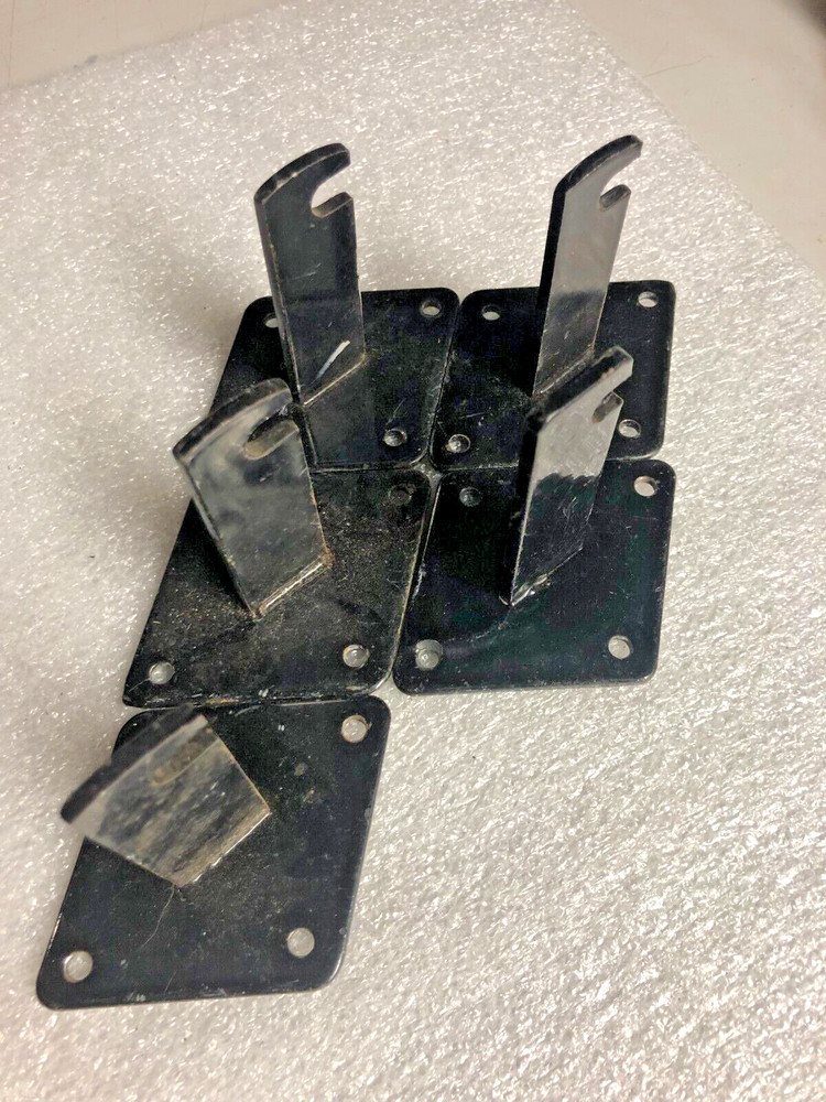 GRIDRACK WALL MOUNT BRACKET BLACK QTY 5 2-1/2" ON CENTER EXCELLENT CONDITION