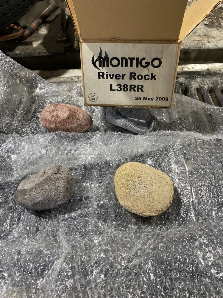 Gas fireplace rocks