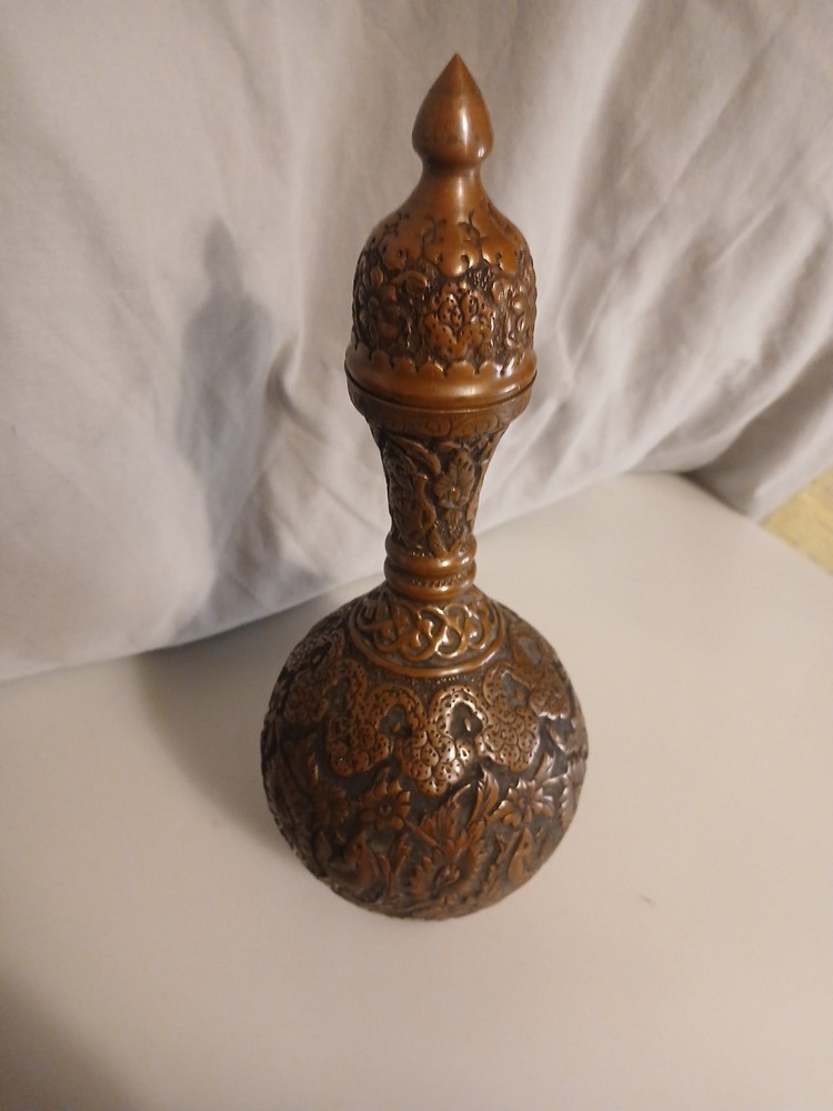 Antique Persian Hammered Copper Middle Eastern Indian Urn