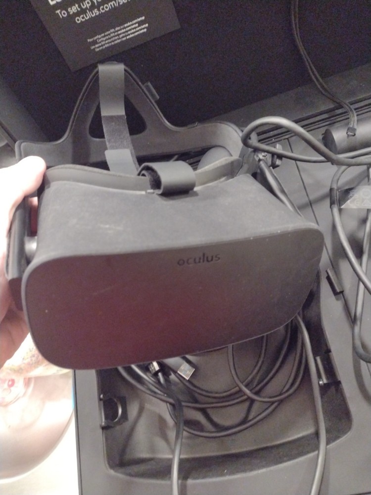 Oculus Rift CV1 2016 PC-Powered VR Gaming Headset Black