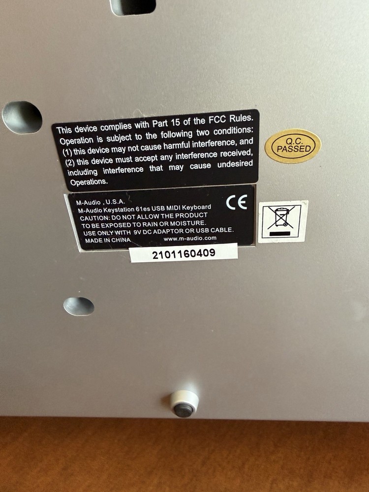 M-Audio Keystation 61es 61-Key USB MIDI Keyboard Controller Pitch Modulation