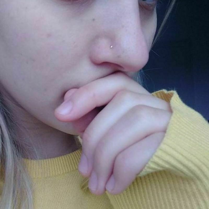 TINY TINY TINY (Only0.9mm) SMALLEST BALL 22g Sterilized Nose "L" Stud.