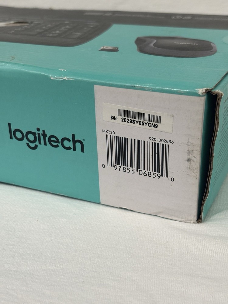 NIB Logitech Wireless Desktop MK320 Cordless Keyboard & Mouse Combo 920002836