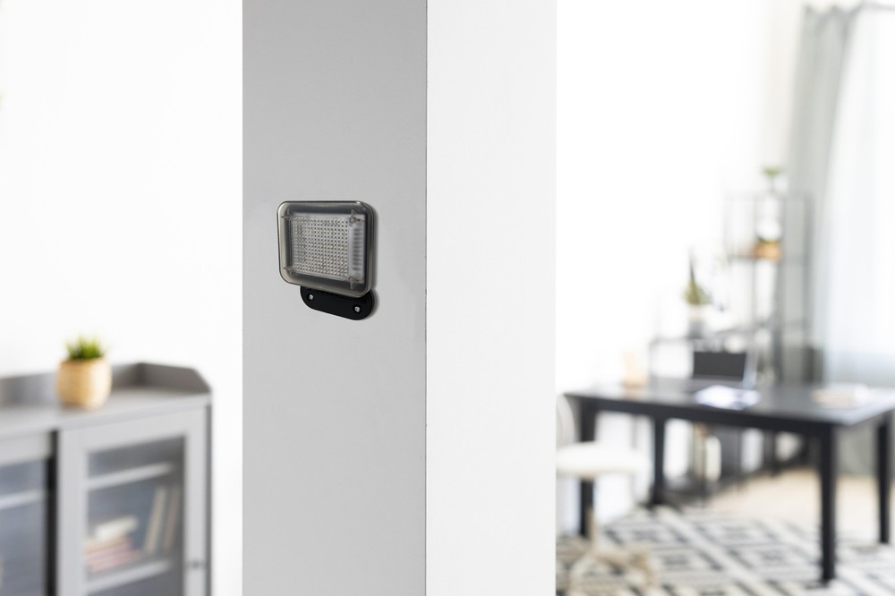 Fake TV Burglar Deterrent Simulator Bright LED Light Home Security Timer Device