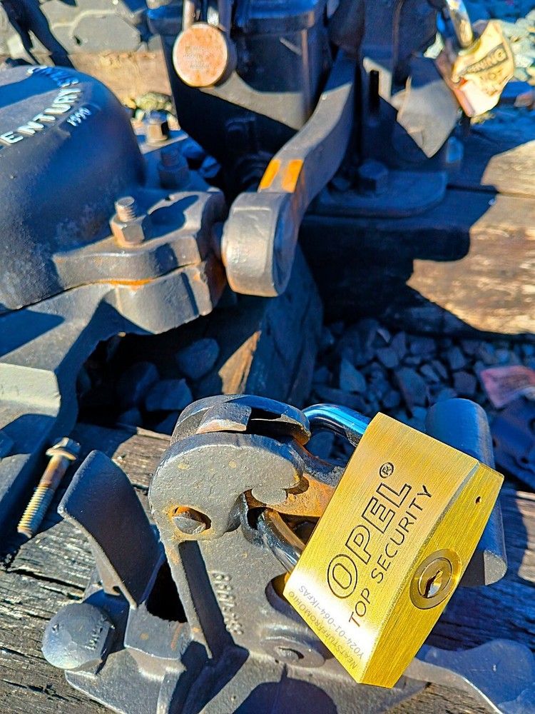 PADLOCK, DIMPLE KEYS (5), DIFFICULT TO DUPLICATE, HIGH-SECURITY, 70MM MEGA-SIZE
