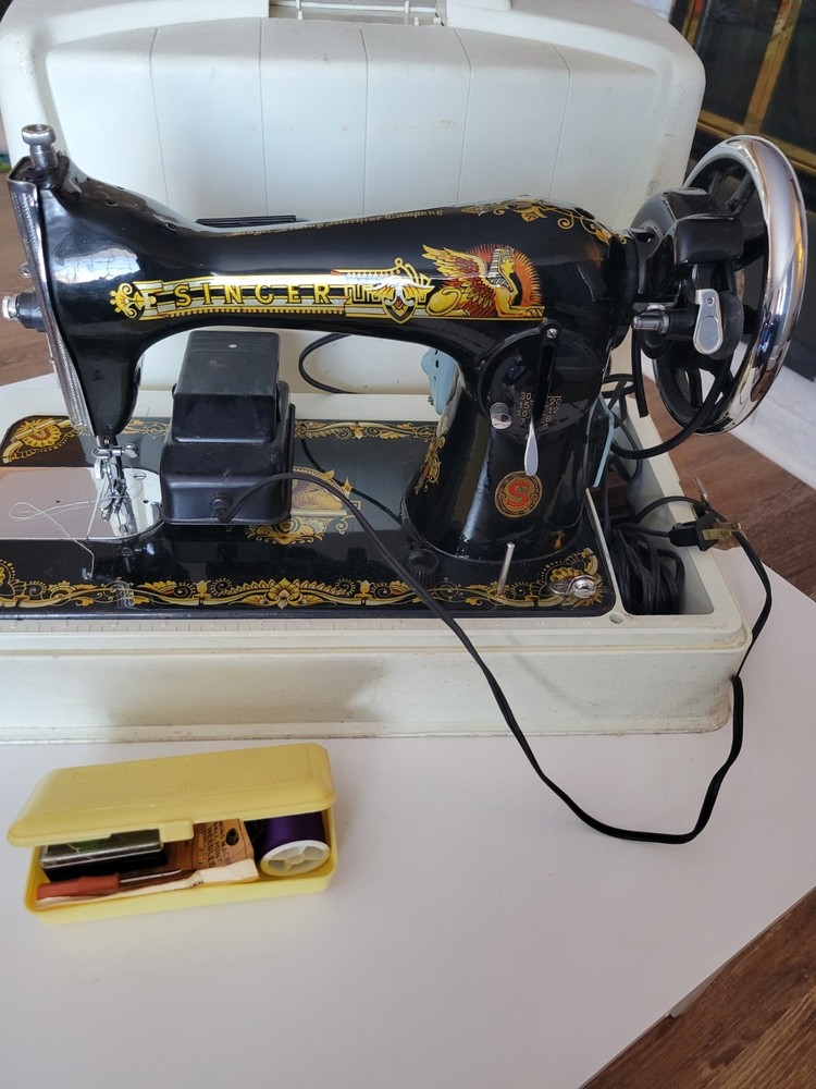 Singer Sewing Machine Model 15, iconic "Sphinx" Version