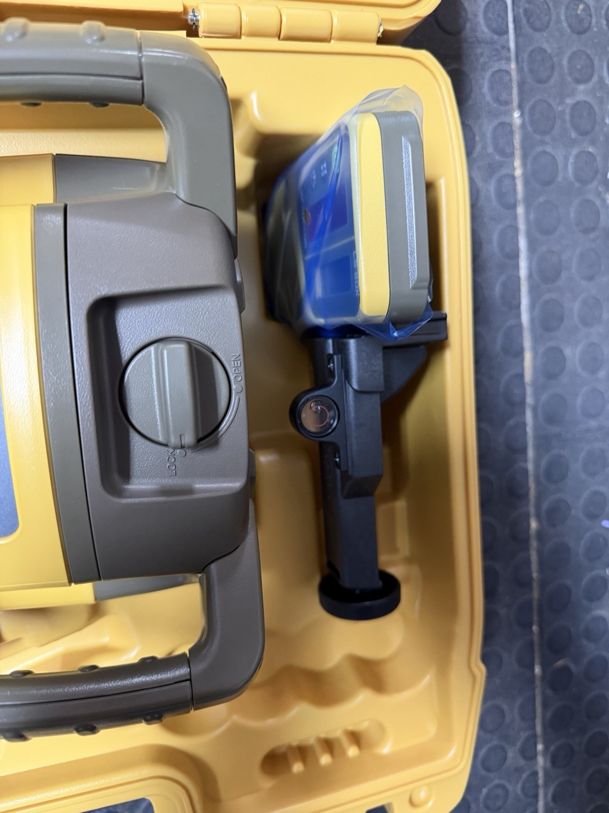 Topcon RL-H5A Horizontal Self-Leveling Rotary Laser Kit w/ LS-80X Receiver New