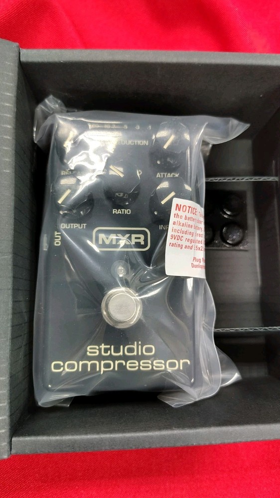 MXR M76 STUDIO COMPRESSOR PEDAL OPEN BOX