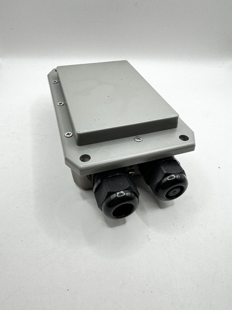 StarTech.com Metal IP67 Wireless POE Access Point - 300Mbps 2.4GHz - E26