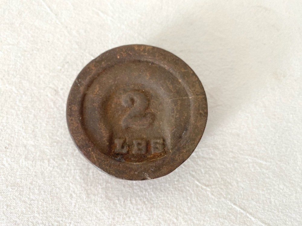 Antique Cast Iron Mercantile Scale Weight 2 LBS   LN2