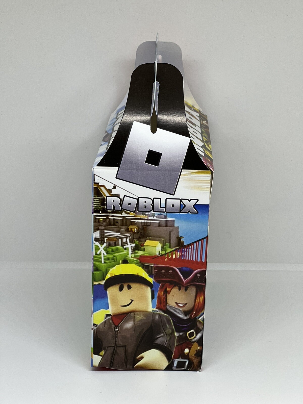 10 ct. Pack - Roblox Candy Boxes / Paquete con 10 Cajas de Roblox para Dulces