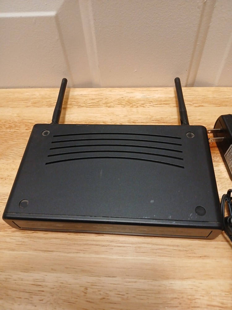 Frys Wireless Router Model FR-300RTR Good Condition