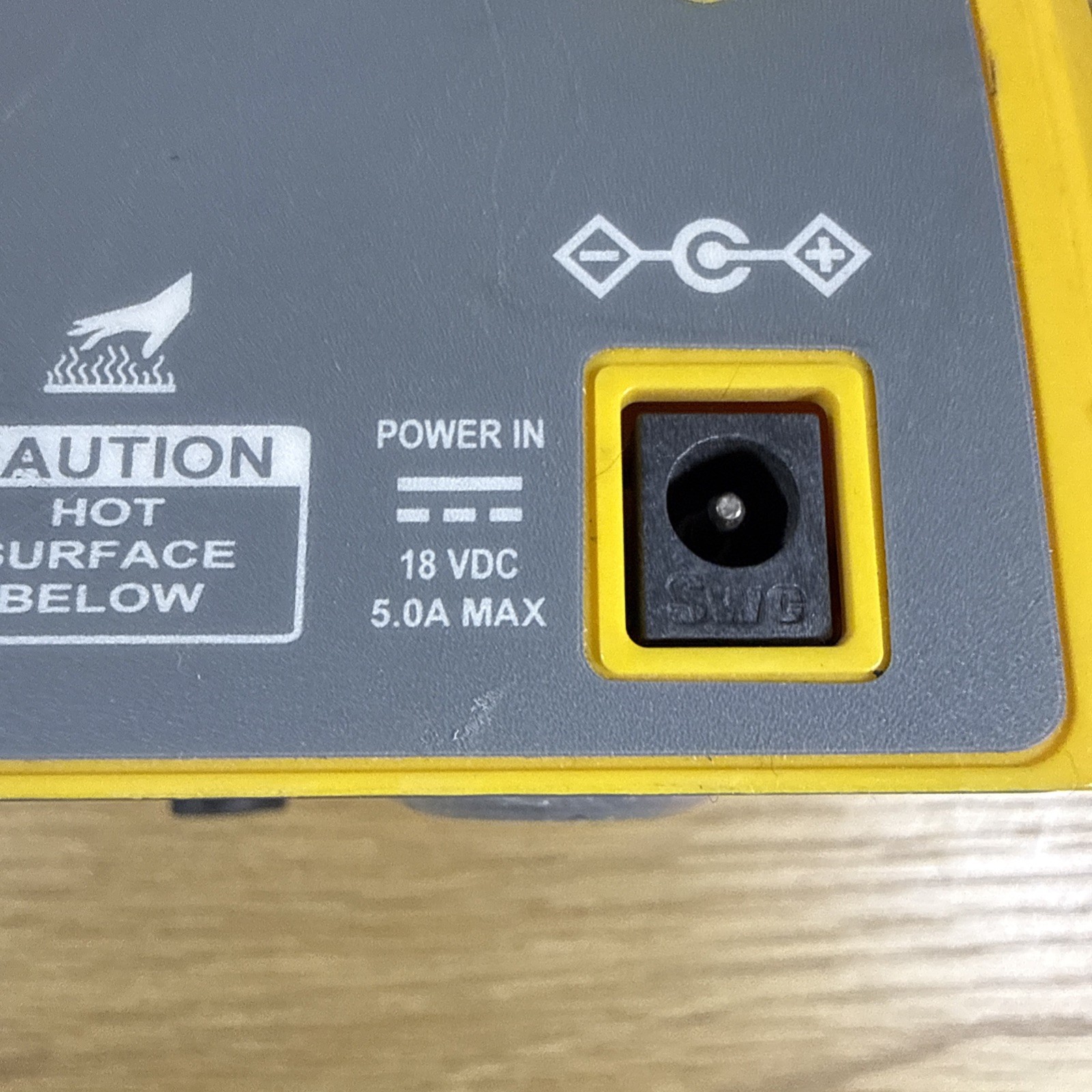 Trimble 57550-00 5-Bay Battery Charger Power Kit w/ AC Adapter Tested