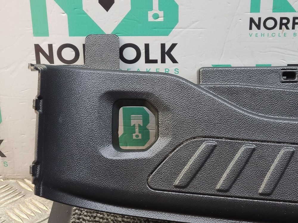 BMW X3 G01 Tailgate Loading Edge Trim 7396612