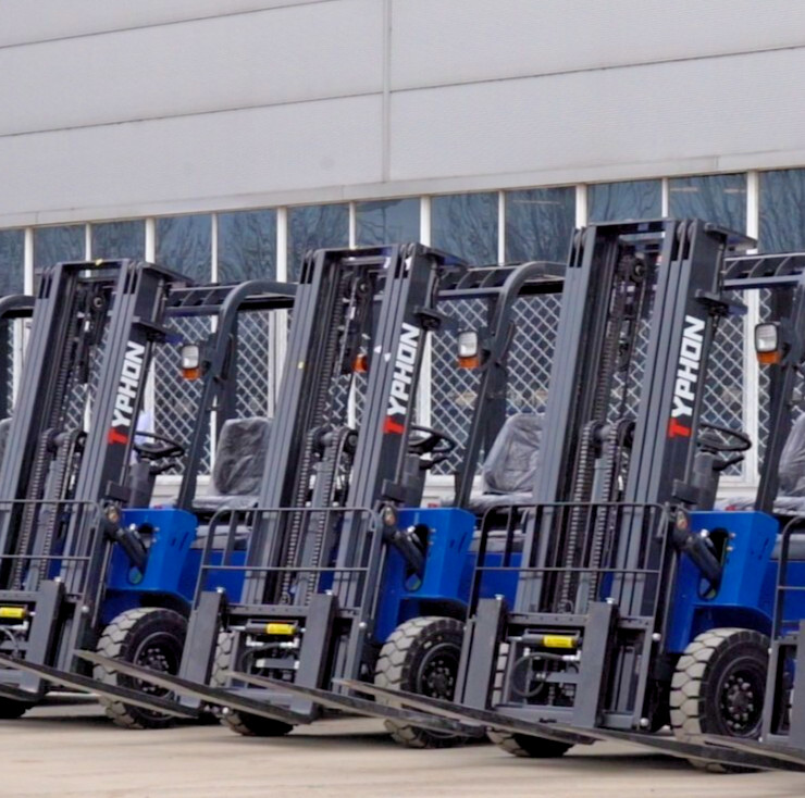New 2.5 Ton Capacity TYPHON Electric Forklift w 70Ah Charger Lead-acid battery