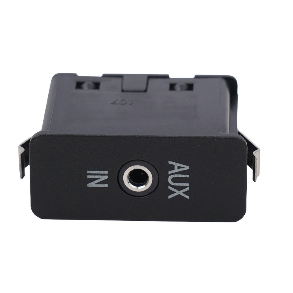 OE Number 6930561 AUX Audio Socket for X Series E60 E61 E81 E87 E90