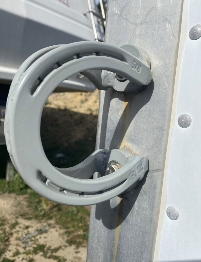 Trailer Tie