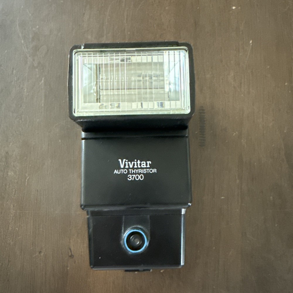 Vivitar Auto Thyristor 3700 Flash Unit - Tested