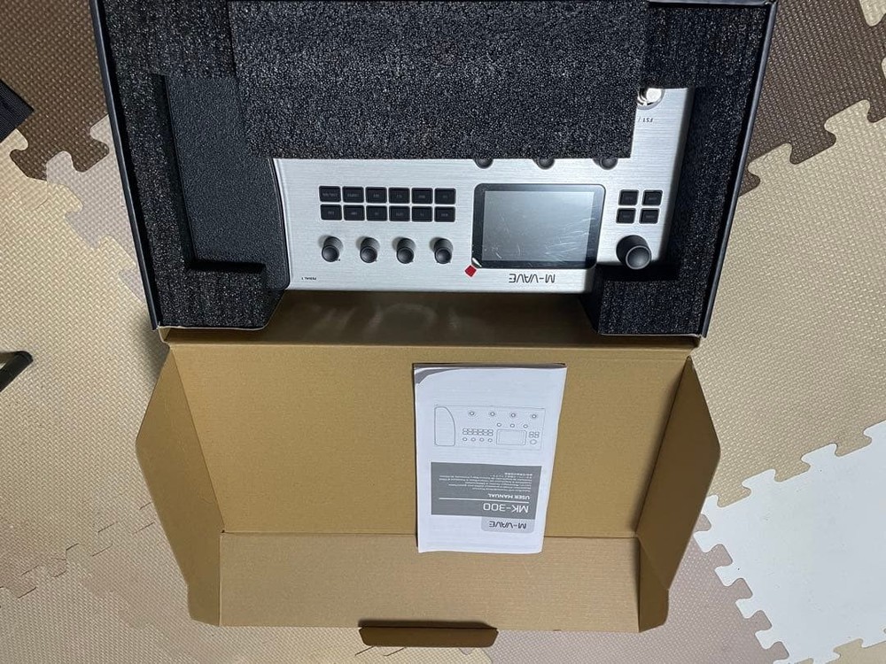 M-WAVE MK-300 Amp Modeler/Effects Processor