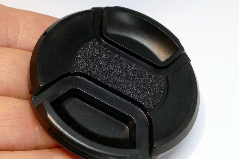 62mm Lens Front Cap snap on type Black