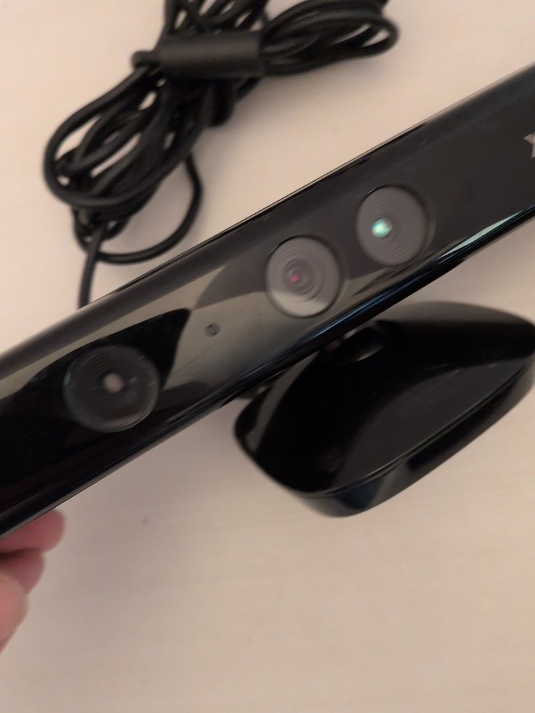 Microsoft Xbox 360 Kinect Sensor Bundle – 4 Kinect Games + Sensor Tested