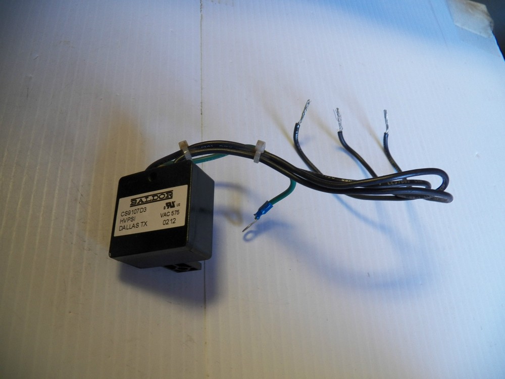 BALDOR SEALED SWITCH CS9107D3 575 VAC USED