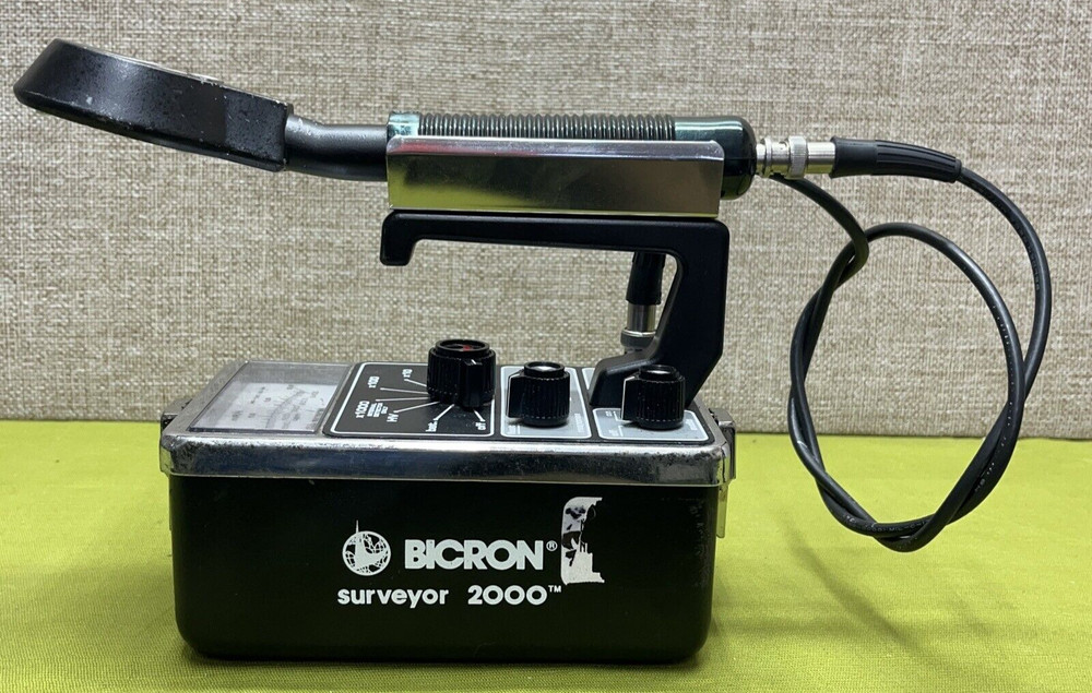 Bicron Surveyor 2000 Meter with Probe. A complete set.