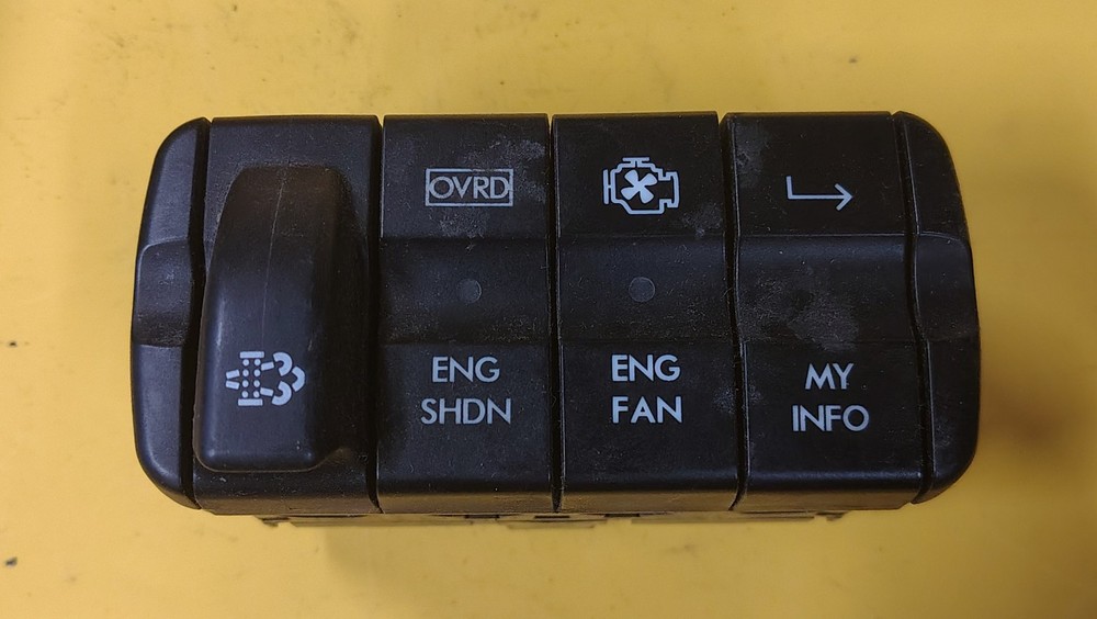 2008-2021 FREIGHTLINER CASCADIA SWITCH DASH MODULE