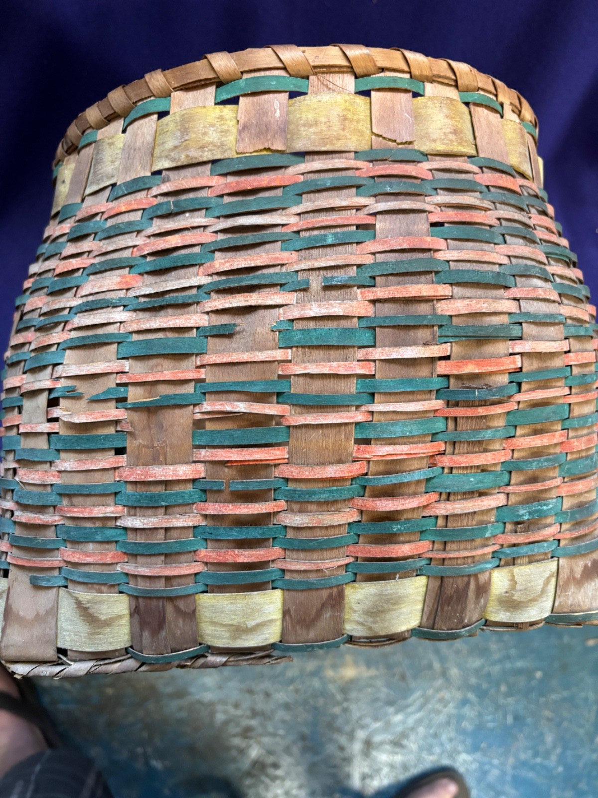 ANTIQUE NATIVE AMERICAN INDIAN WOODLANDS PAINTED SPLINT WOVEN BASKET VERY OLD