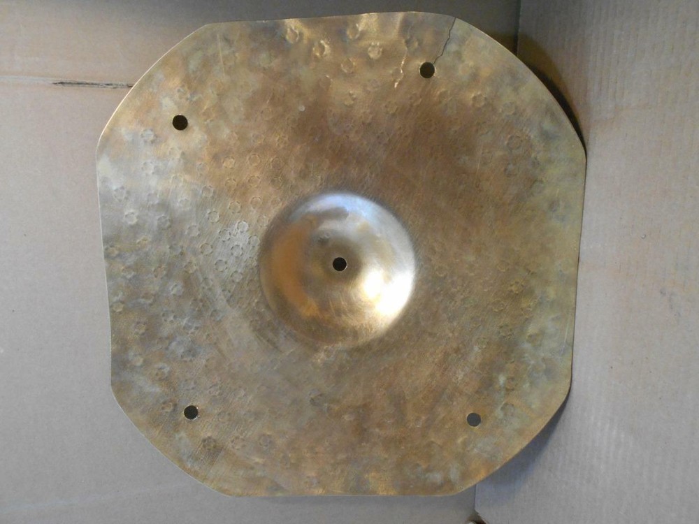 Zildjian Avedis 16" CrashCymbal ~