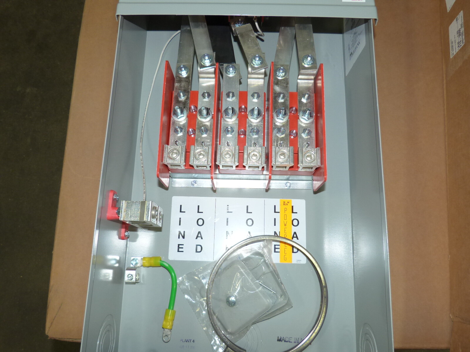 Meter Socket 127TB 7 Jaw 200A 3 Phase 600V Milbank NEW