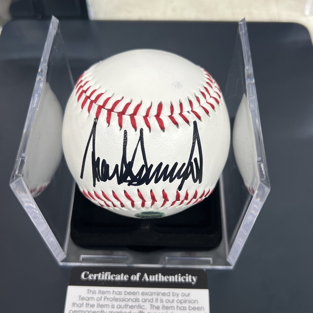 PRESIDENT DONALD TRUMP 2025 MAGA HAND SIGNED BASEBALL AUTO HOLO COA