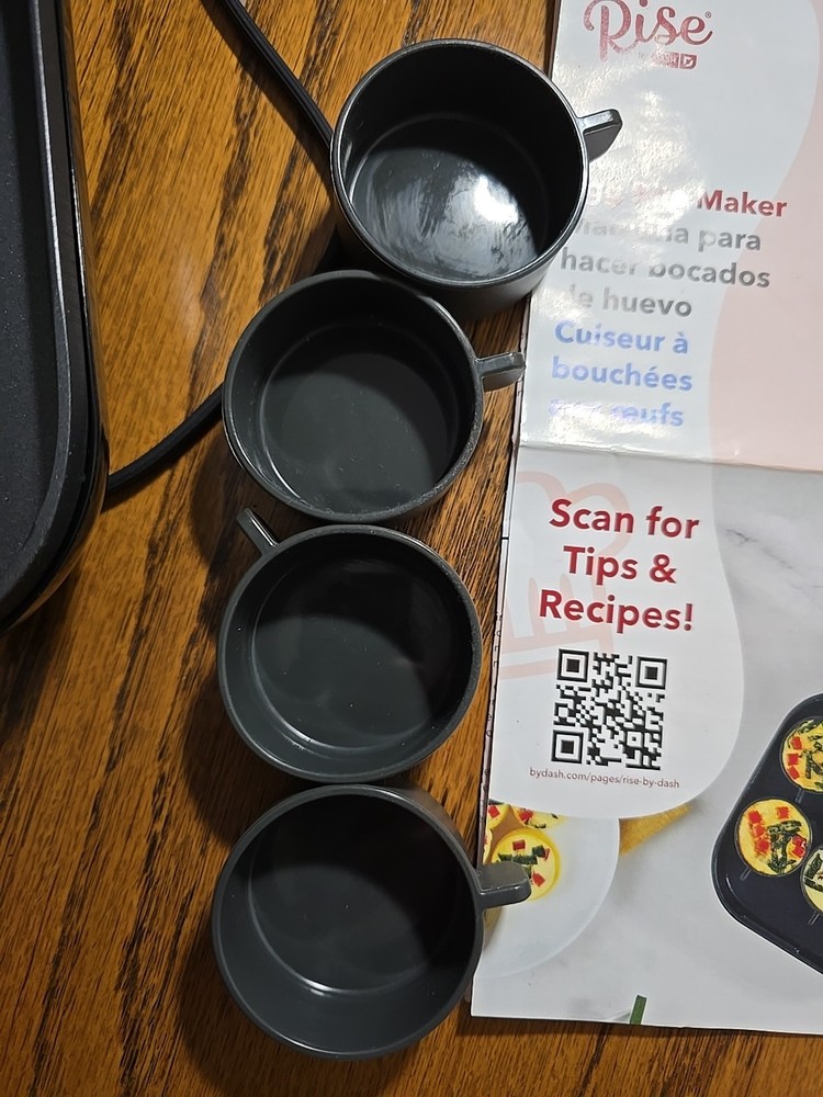 Red Dash Rise Used Egg Bite Maker Makes 4 Egg Bites
