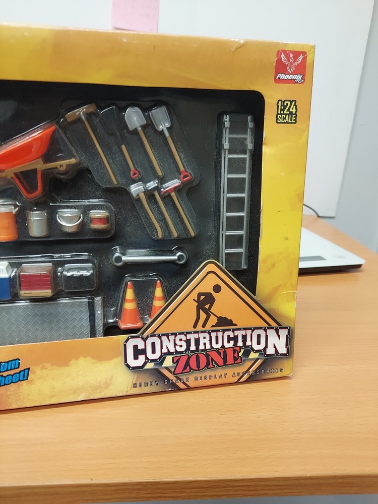 Hobby Gear: 23pc Set Construction Zone 1/24 Scale