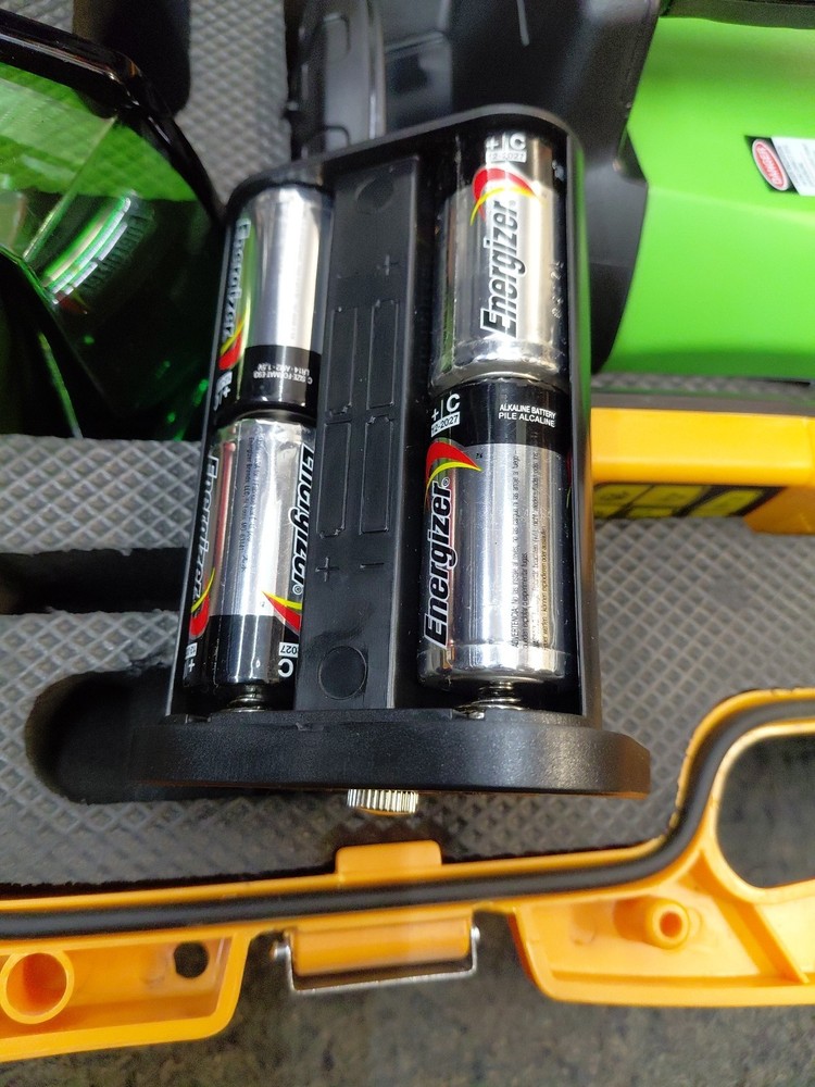 Johnson Level 40-6544 Electronic Self-Leveling Horizontal/Vertical Rotary Level