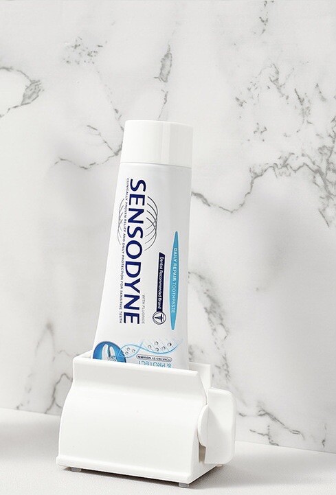 Minimalist Space Saving Toothpaste Holder Squeezer